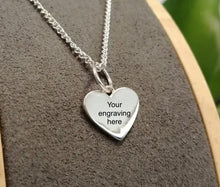 Load image into Gallery viewer, Engraving heart pendant in silver