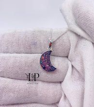 Load image into Gallery viewer, Moon pendant in silver
