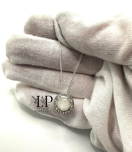 Load image into Gallery viewer, Halo pendant in silver