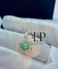 Load image into Gallery viewer, Delicate loop flower