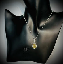 Load image into Gallery viewer, Rope pear drop pendant in silver