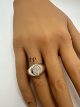 Load image into Gallery viewer, Men’s oval ring in silver