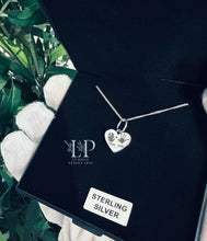Load image into Gallery viewer, Engraving heart pendant in silver