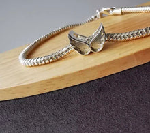 Load image into Gallery viewer, Angel wings charm in silver