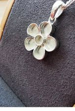 Load image into Gallery viewer, Forget me not pendant in silver
