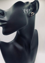 Load image into Gallery viewer, SPECIAL OFFER- Wonky heart earrings