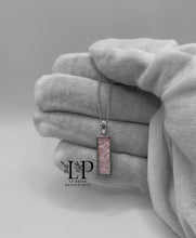 Load image into Gallery viewer, Oblong pendant in silver