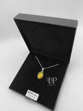 Load image into Gallery viewer, Oval pendant in silver