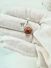 Load image into Gallery viewer, Open round 10mm pendant