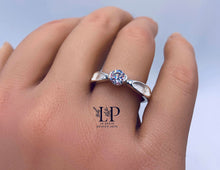 Load image into Gallery viewer, Violet solitaire ring in silver