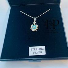 Load image into Gallery viewer, Delicate flower 6mm pendant