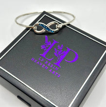 Load image into Gallery viewer, Infinity bracelet in silver