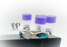 Load image into Gallery viewer, Violet solitaire ring in silver