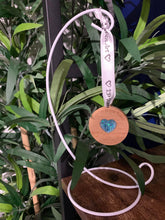 Load image into Gallery viewer, Metal Mini heart and mini ornament stand