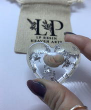 Load image into Gallery viewer, Womb baby silver leaf (various sizes)
