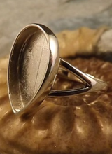 Load image into Gallery viewer, Ellie large Teardrop ring in silver