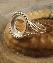 Load image into Gallery viewer, Ria round ring in silver