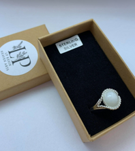 Load image into Gallery viewer, Ria round ring in silver