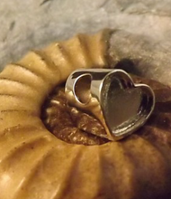 Load image into Gallery viewer, Heart charm plain