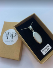 Load image into Gallery viewer, Long oval silver pendant