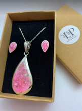 Load image into Gallery viewer, Pear shaped solid silver pendant