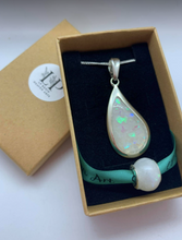 Load image into Gallery viewer, Pear shaped solid silver pendant