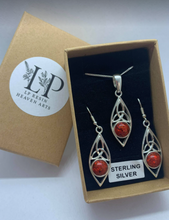 Load image into Gallery viewer, Celtic twist drop earrings