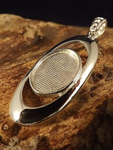 Load image into Gallery viewer, Hoop pendant silver