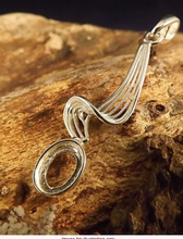 Load image into Gallery viewer, Swish drop pendant silver