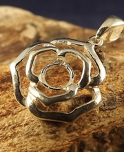 Load image into Gallery viewer, DISCOUNTED ITEM- Rose style pendant silver