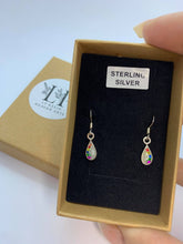 Load image into Gallery viewer, Delicate tear drop earrings