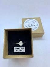 Load image into Gallery viewer, Teardrop delicate silver ring