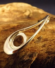 Load image into Gallery viewer, Fancy drop pendant