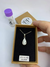 Load image into Gallery viewer, Tear drop silver pendant