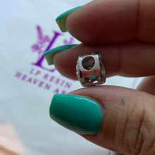 Load image into Gallery viewer, Cat heart charm