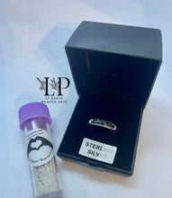 Load image into Gallery viewer, Delicate channel ring in silver