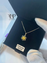 Load image into Gallery viewer, Delicate loop flower