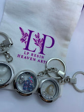 Load image into Gallery viewer, Floating locket memorial keyring