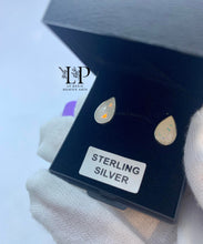 Load image into Gallery viewer, Tear drop stud earrings