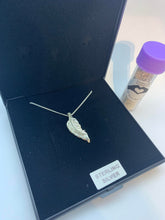 Load image into Gallery viewer, Feather pendant in silver