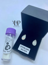 Load image into Gallery viewer, Tear drop stud earrings