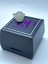 Load image into Gallery viewer, Layla oval ring in silver