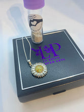 Load image into Gallery viewer, Sunflower pendant silver