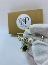 Load image into Gallery viewer, Wedding bouquet memorial clip pin