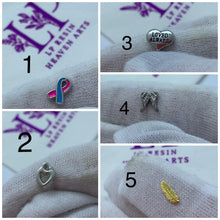 Load image into Gallery viewer, Floating locket memorial keyring