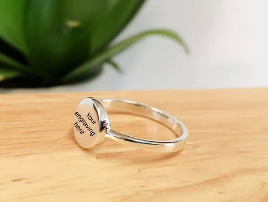 Engraving round ring in silver