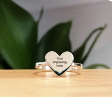 Load image into Gallery viewer, Engraving heart ring in silver
