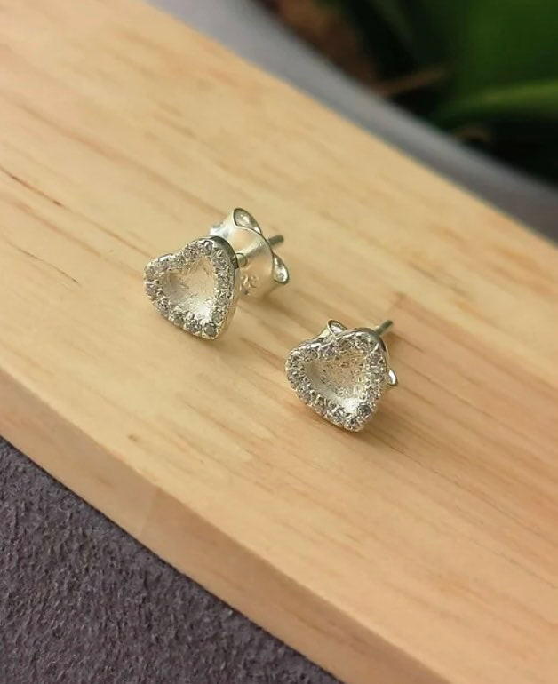 **SPECIAL OFFER** Heart stud earring with CZ in silver