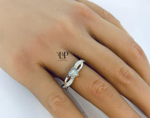 Load image into Gallery viewer, Ava criss cross heart ring silver
