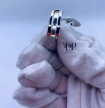 Load image into Gallery viewer, SPECIAL OFFER- Channel cufflinks in silver
